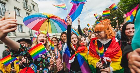 Gdańscy nauczyciele będą się szkolić, aby wspierać nastolatków LGBT+. Radni PiS zawiadamiają Czarnka i kuratorium