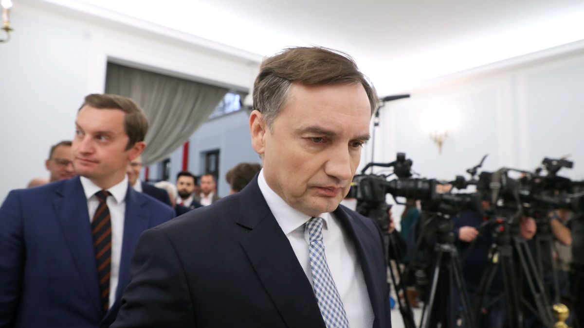 Cd. 1. posiedzenia Sejmu X kadencji
Fot. Piotr Molecki/East News, Warszawa, 21.11.2023. Cd. 1. posiedzenia Sejmu X kadencji. Dzien trzeci. Konferencja prasowa Suwerennej Polski.
N/z: Zbigniew Ziobro
Piotr Molecki