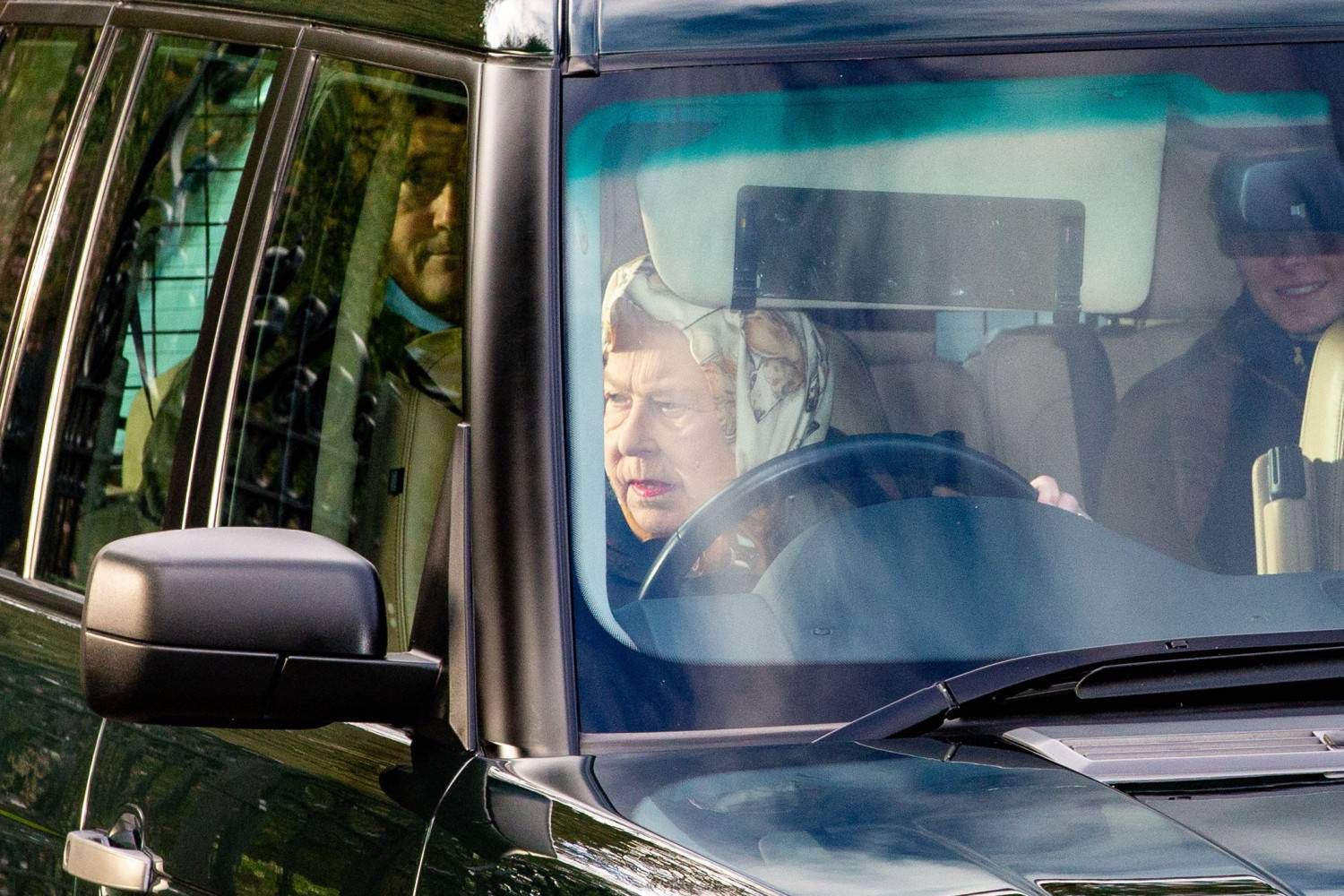 Królowa Elżbieta II - pierwsze zdjęcia od czasu oświadczenia Harry'ego i Meghan