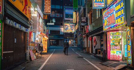 Tokio – na co dzień zatłoczone, dziś puste. Wygląda przerażajaco i spokojnie