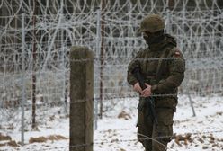 Gorąco na granicy z Białorusią. Straż Graniczna obrzucona petardami i kamieniami