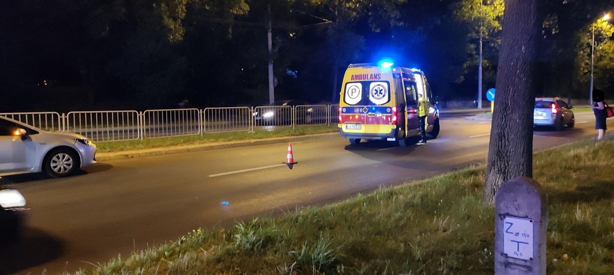 Potrącenie mężczyzny na przejściu dla pieszych na al. Andersa