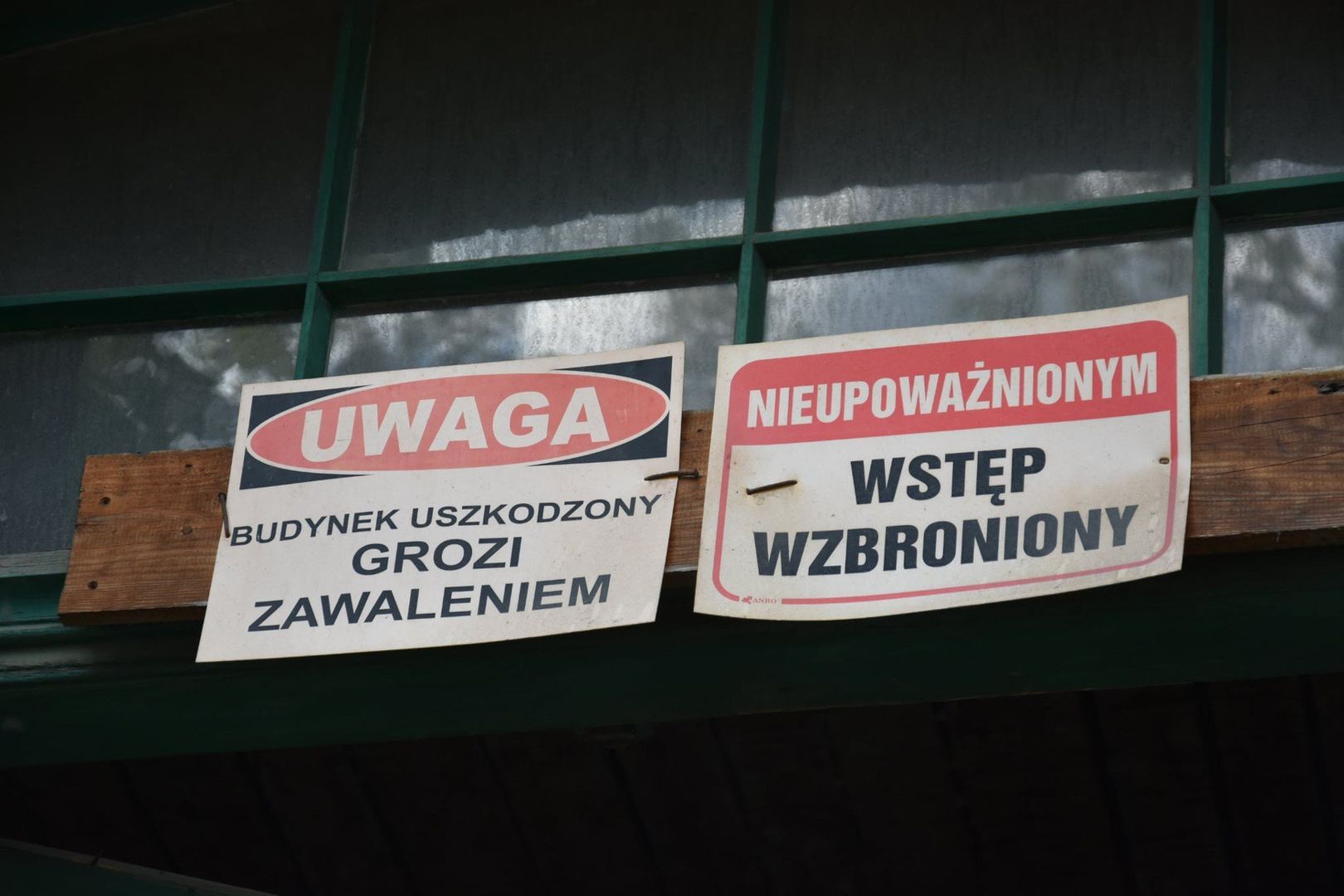 Pustostan w Chorzowie przy ul. Hajduckiej 61 grozi zawaleniem.