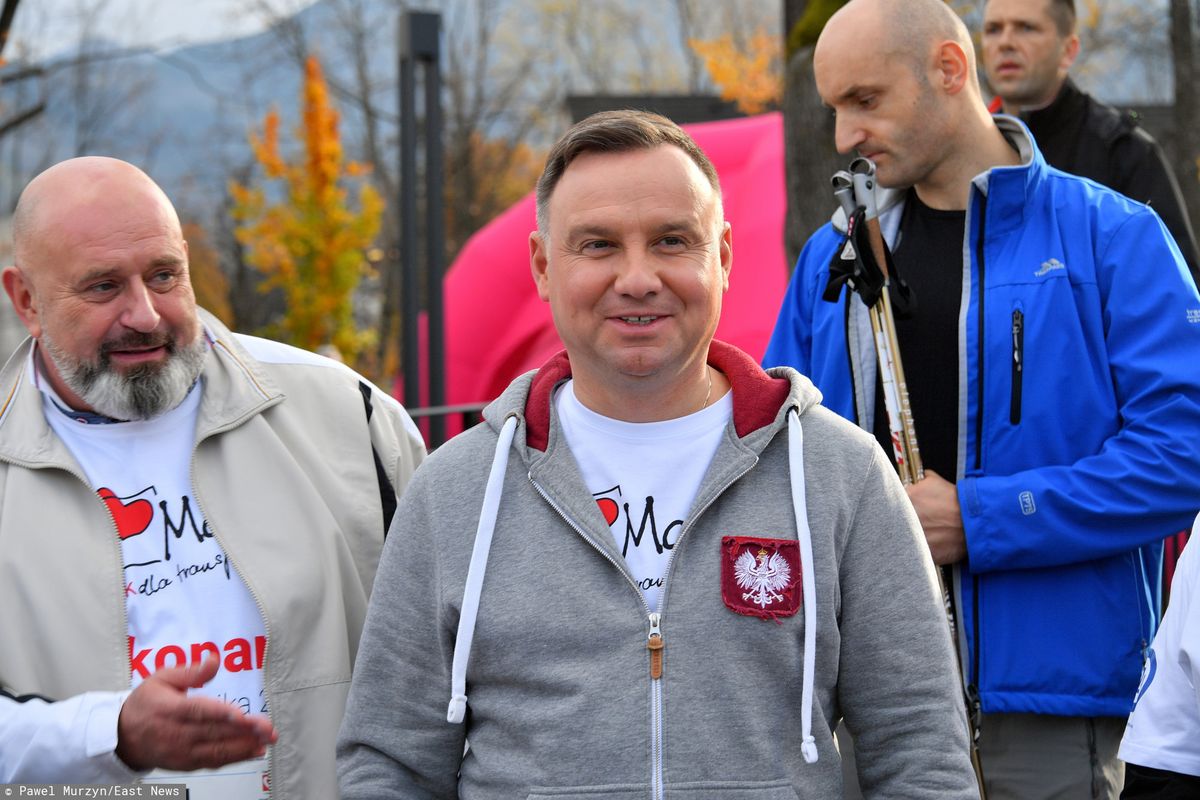 Wybory prezydenckie 2020. Andrzej Duda zadowolony z sondażu dla WP, "duży Pałac" chłodzi nastroje. PO ma problem