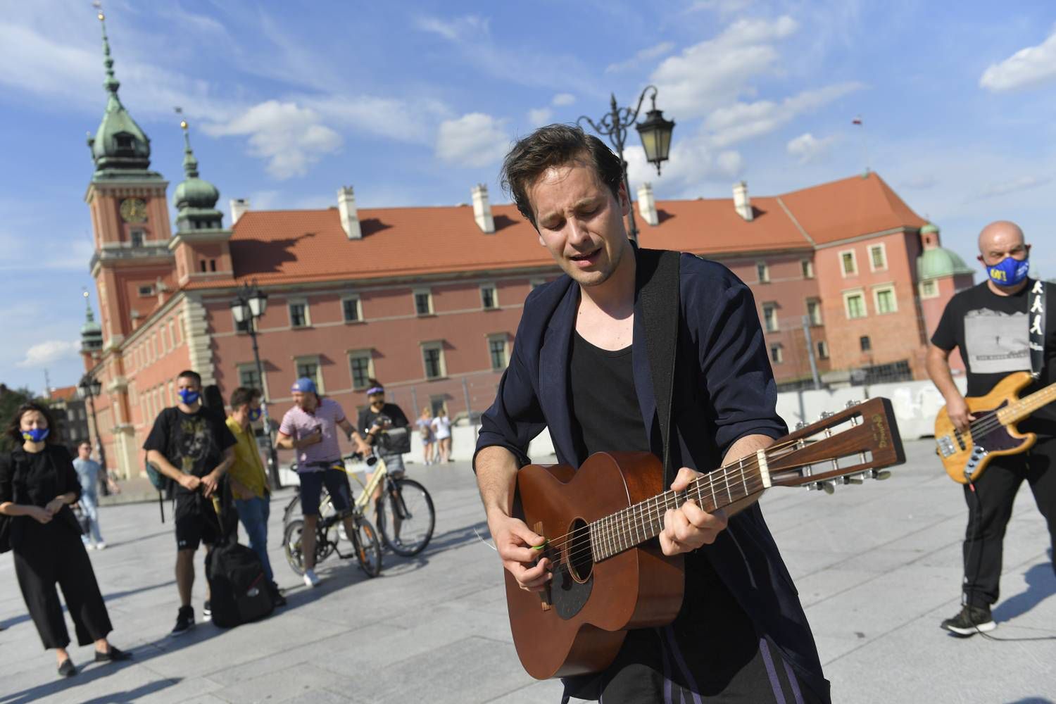 Krzysztof Zalewski - happening muzyczny na Placu Zamkowym