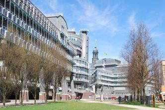 Najbogatszy Polak, który schował się pod Połczynem-Zdrojem. Poznajcie historię Alexandra Jahra