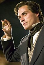 Rufus Sewell wśród upadłych aniołów