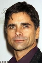 John Stamos próbuje spać z Low