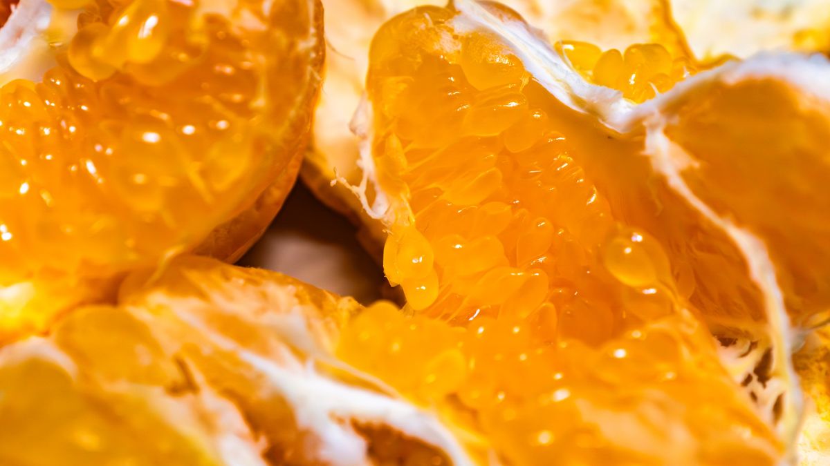 A ripe orange is peeled
A ripe orange is peeled
xxwp