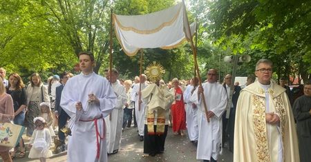 Boże Ciało w Lublinie. Jakimi trasami i o której godzinie przejdą procesje? Sprawdź utrudnienia
