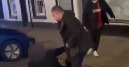 Poseł pobił mężczyznę. Szokujące nagranie z Wielkiej Brytanii