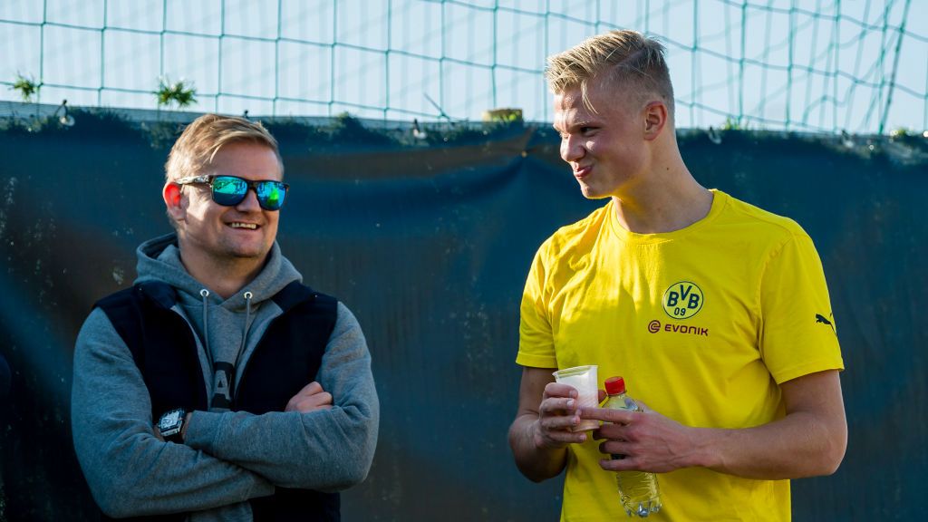 Getty Images / Alexandre Simoes/Borussia Dortmund / Na zdjęciu: Alf-Inge Haaland i Erling Haaland