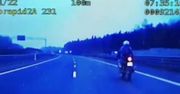 Dres zdradził motocyklistę. Niecodzienny widok na krajowej siódemce