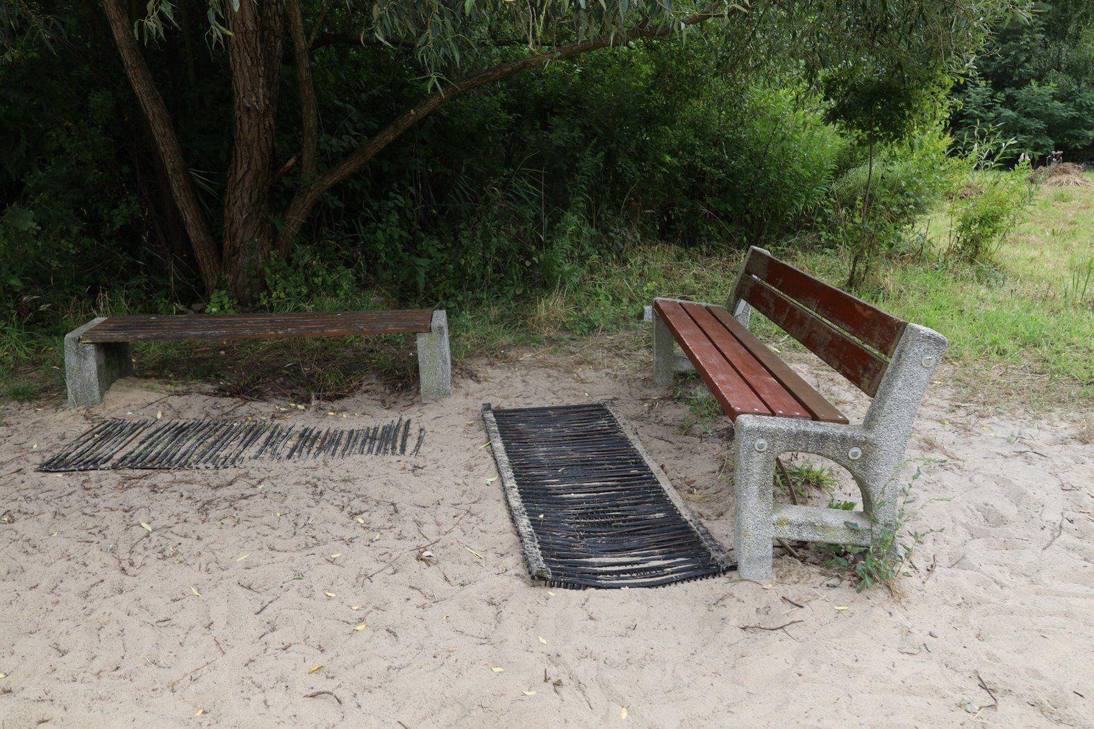 Plaża w Rybitwach – spokojny zakątek nad Jeziorem Lednickim