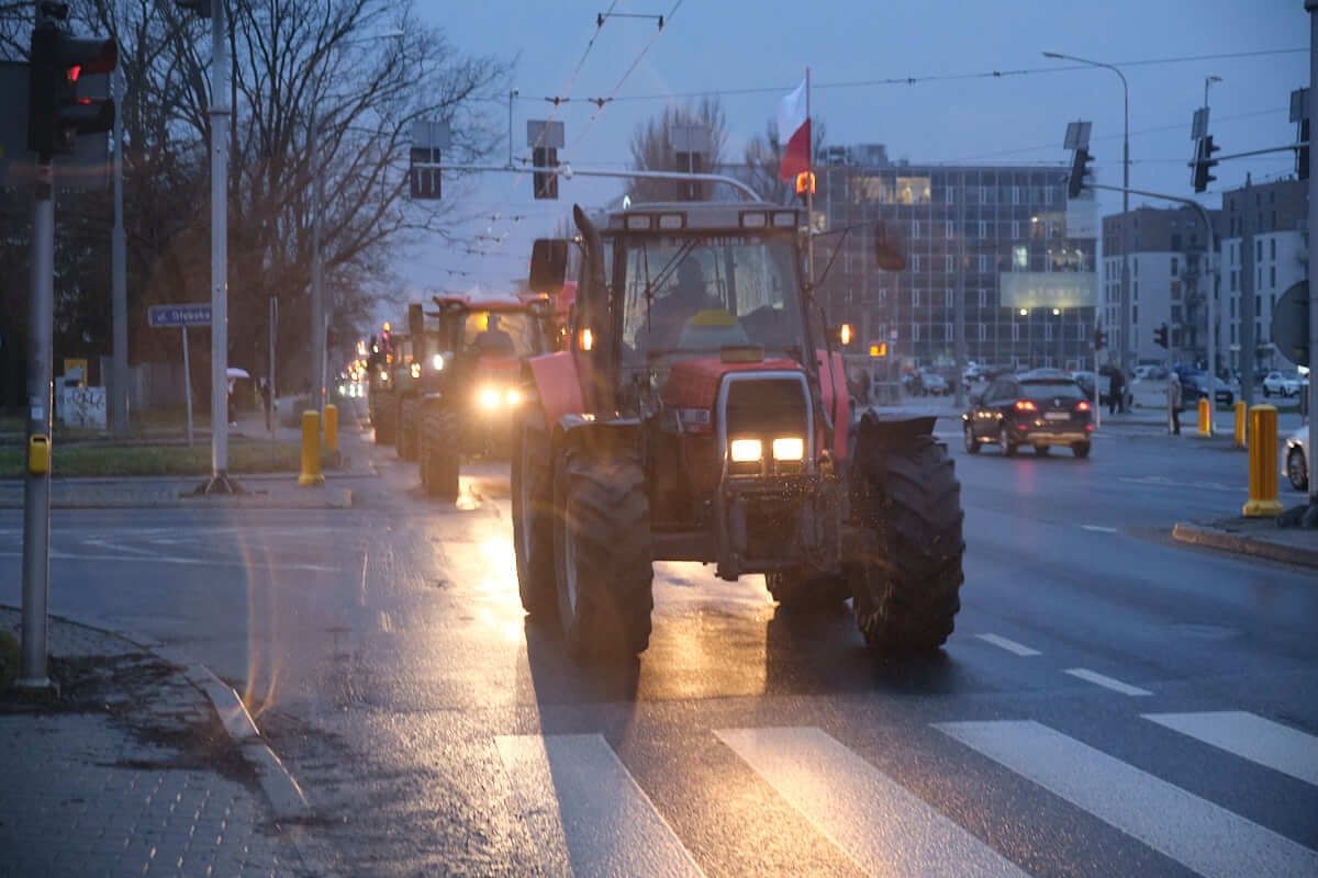 Spontaniczny przejazd rolników do centrum Lublina