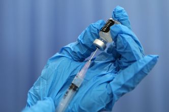 Rząd przeszacował zainteresowanie szczepieniami na COVID-19. Nawet 2,5 mld zł trafi do kosza