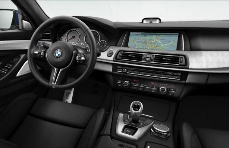 2013 BMW M5 (F10)
