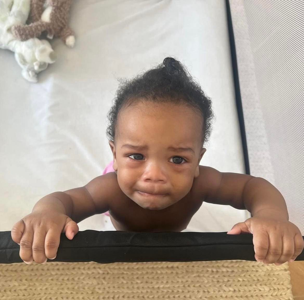 Rihanna zamieściła zdjęcia zapłakanego synka