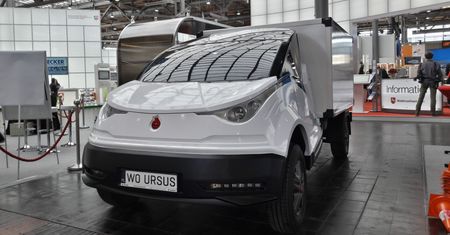 Nowy samochód elektryczny Ursusa nazywa się tak samo jak ładowarka. Spółka wyjaśnia