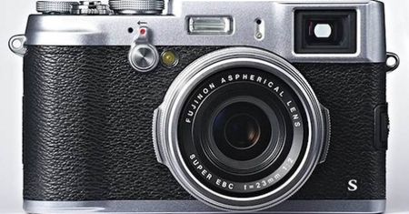 Fufjilm FinePix X100S - klasyk z nową matrycą i hybrydowym AF