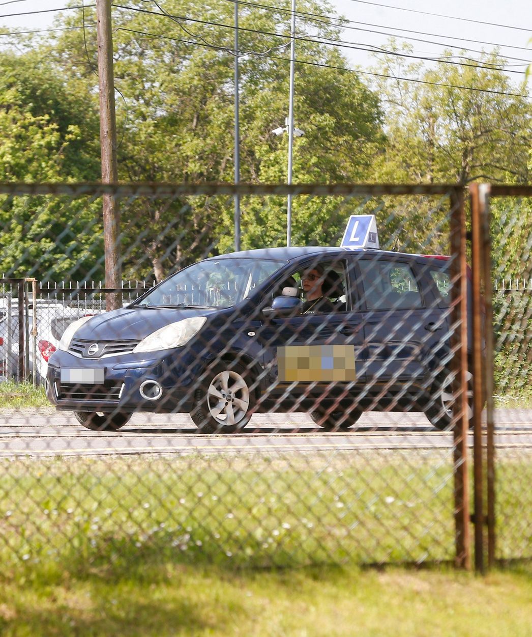 Allan Krupa zdaje na prawo jazdy