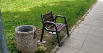 Częstochowa. Ławeczki dla singli? A może to przez te obostrzenia?