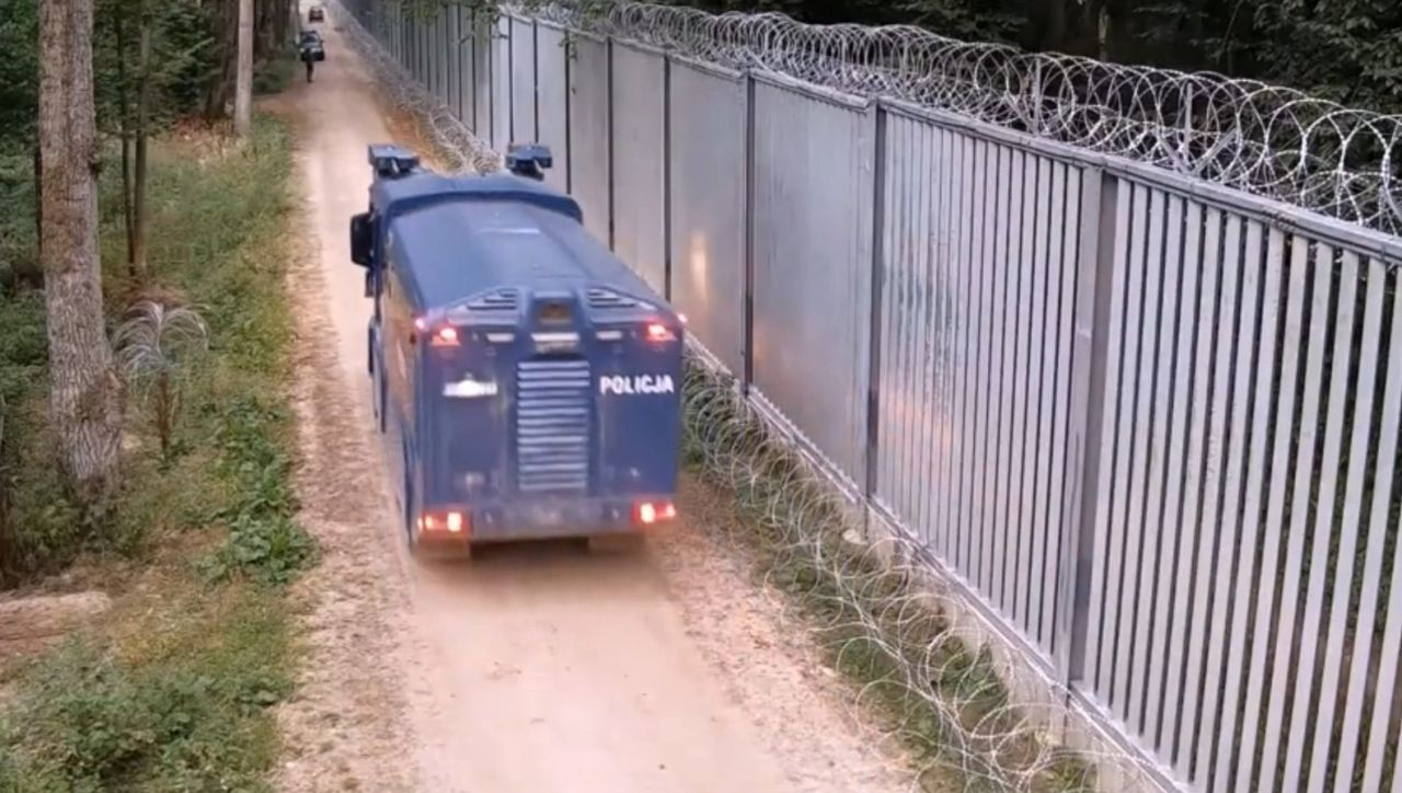 Policyjny wóz Tajfun na granicy z Białorusią.