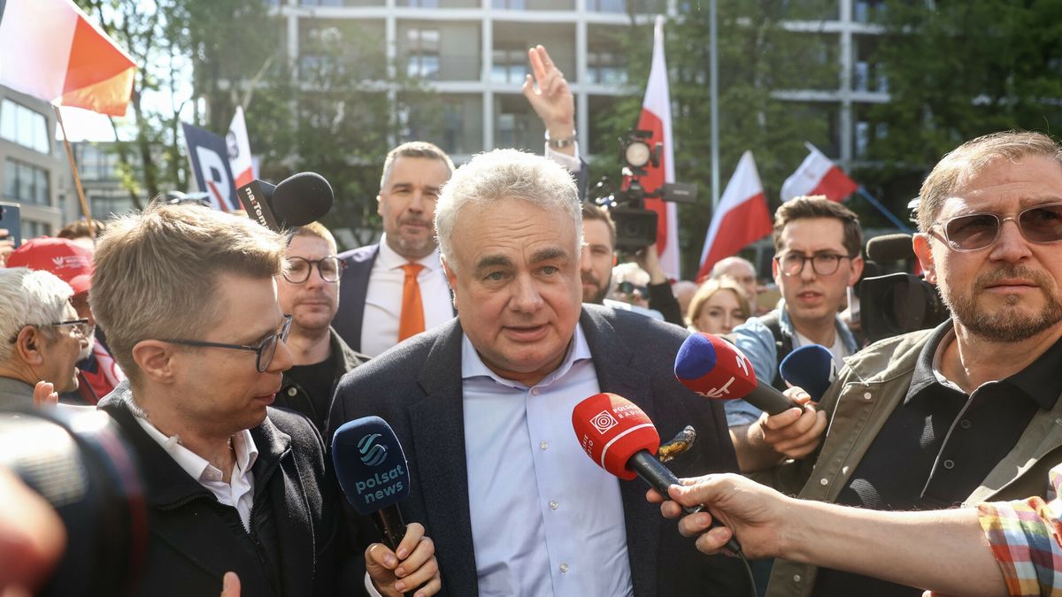Tomasz Sakiewicz wezwany do prokuratury ws. wyjazdu Ziobry
20.05.2026 Warszawa Wezwanie do Prokuratury Krajowej Tomasza Sakiewicza, redaktora naczelnego Telewizji Republika, w zwiazku z ucieczka Zbigniewa Ziobry do USA Fot. Tomasz Jastrzebowski/REPORTER
N/z: Michal Rachon, Tomasz Sakiewicz
Tomasz Jastrzebowski/REPORTER