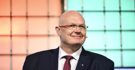 "Brawo". Wiceminister gratuluje swojemu szefowi. W sieci zawrzało