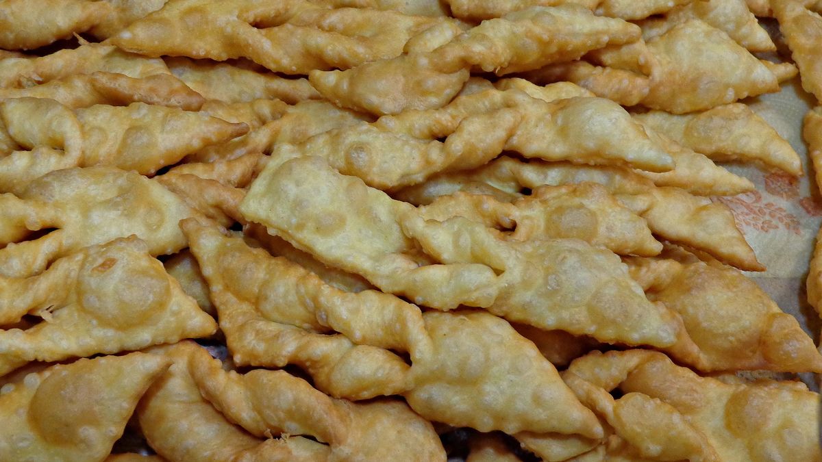 Pieczone faworki są o wiele zdrowsze o klasycznych. 