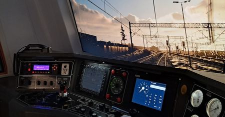 Kolejarze szkolą się w Lublinie. Symulator w oryginalnej kabinie EN57AL