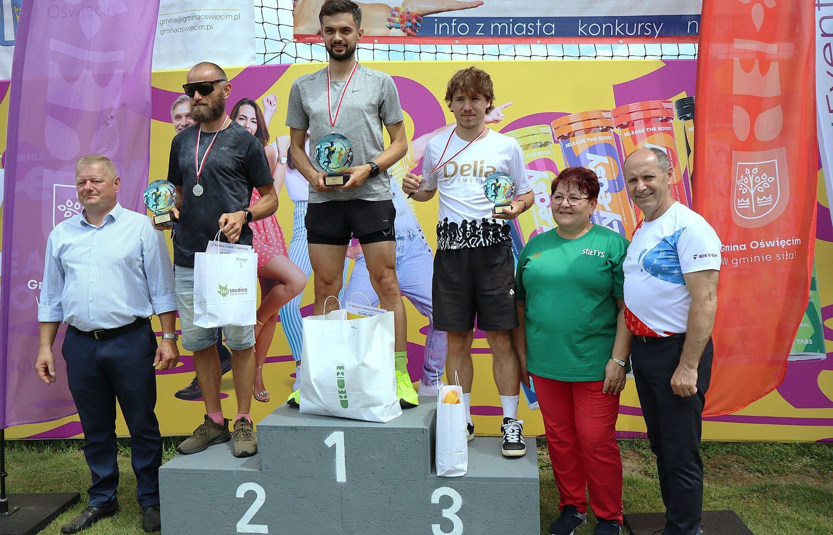 Podium głównego biegu na 5 km wśród mężczyzn (open)