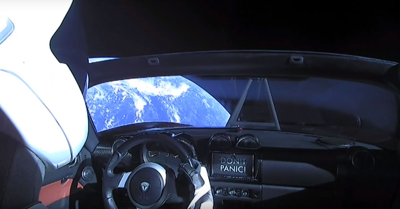 Taki widok miał Starman kilkanaście godzin po opuszczeniu Ziemi. Jego przygody można oglądać na żywo.