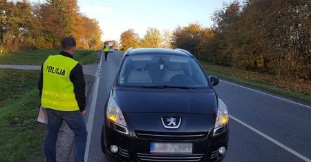 Lusterkiem potrącił kobietę. Nie przeżyła operacji, zmarła w szpitalu