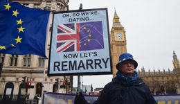 Cofnąć brexit? Odzyskaliby miliardy. Politycy na to nie pozwolą
