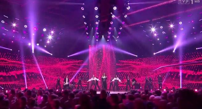 Koncert "Murem za polskim mundurem" oglądało ponad 3 mln widzów. "Poziom ulicy, taniego folkloru i remizy strażackiej"