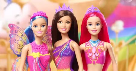 Jak powstają zdjęcia produktowe lalek Barbie?