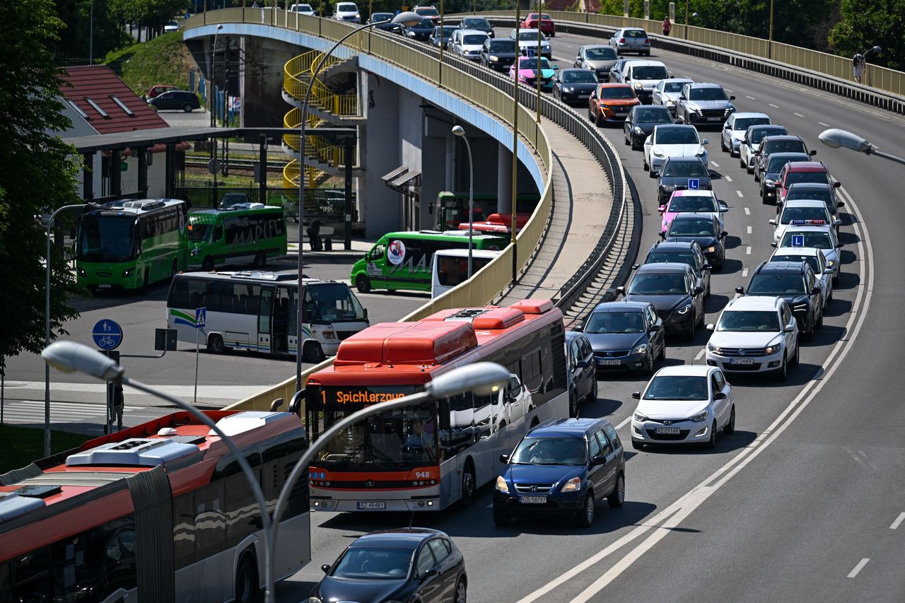 Już od niedzieli. Nowe obowiązkowe wyposażenie samochodów