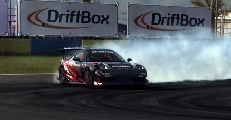 W GRID: Autosport pojeździmy bokiem