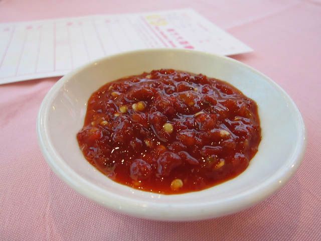Czerwony sos paprykowy chili (do kupienia gotowy do spożycia)