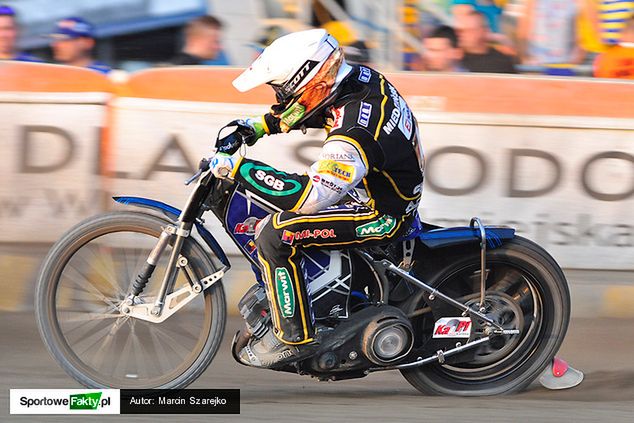 Adrian Miedziński nadal będzie zawodnikiem klubu z Torunia