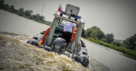 Miał trzy promile i płynął kajakiem. To może go słono kosztować