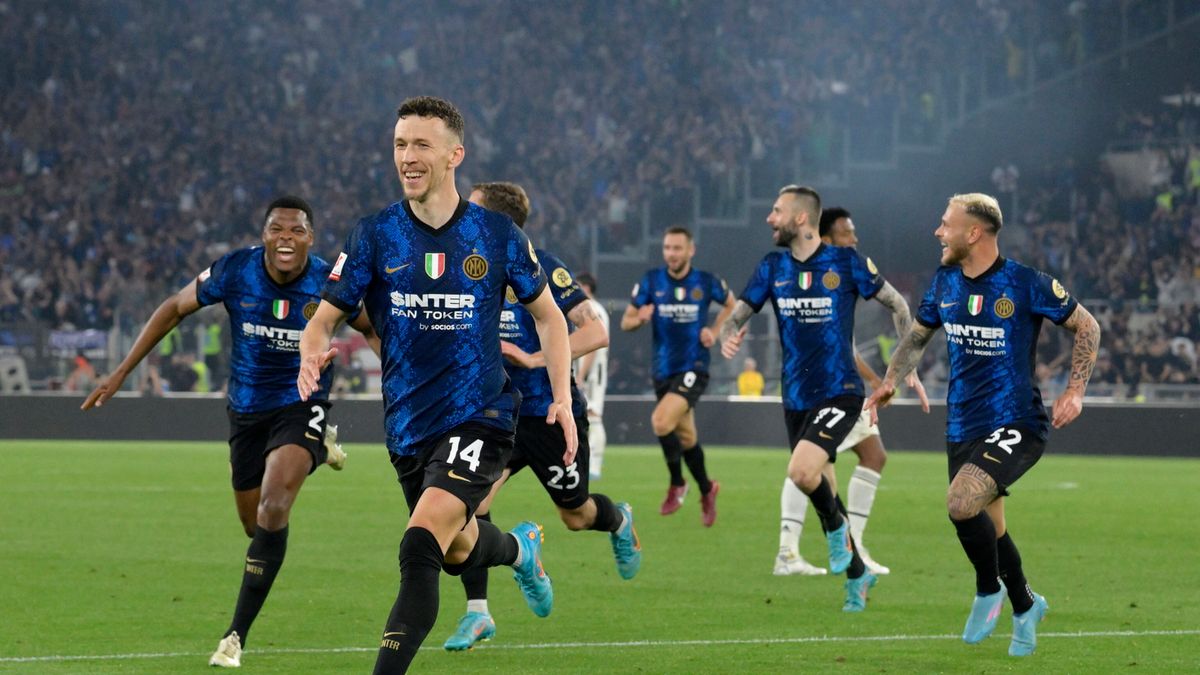 PAP/EPA / CLAUDIO PERI  / Ivan Perisić (na pierwszym planie)