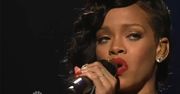 Rihanna śpiewa na żywo NOWĄ BALLADĘ!