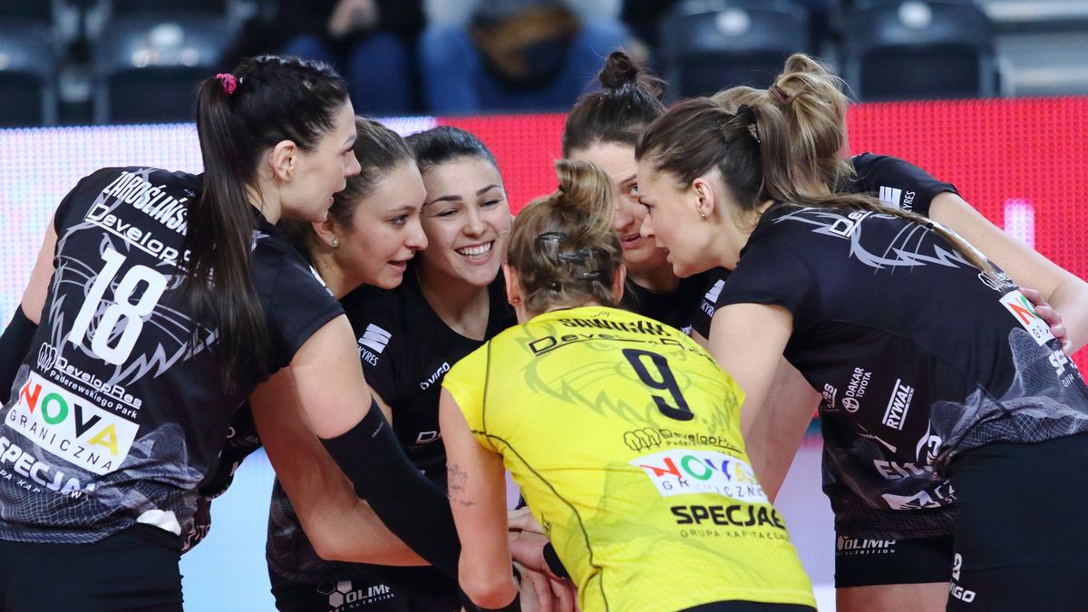 WP SportoweFakty / Justyna Serafin / Na zdjęciu: siatkarki Developresu SkyRes Rzeszów