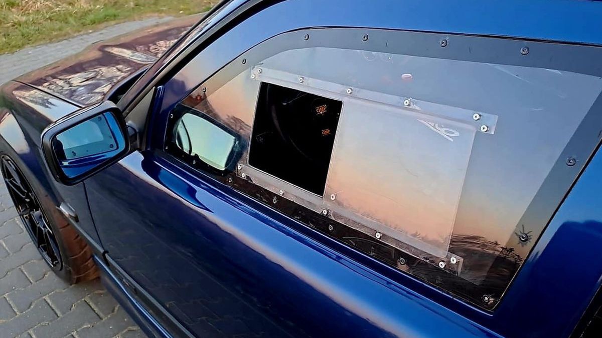 Takiego wyposażenia Prawo o ruchu drogowym nie przewiduje.