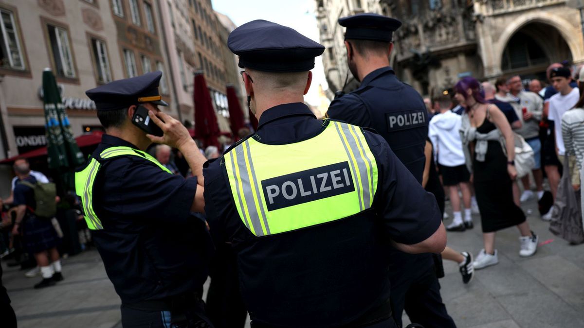 Zdjęcie okładkowe artykułu: Getty Images / Carl Recine / Na zdjęciu: niemiecka policja podczas Euro 2024