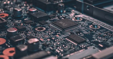 Utylizacja elektrośmieci – jak to się odbywa i czy recykling elektrośmieci się opłaca?