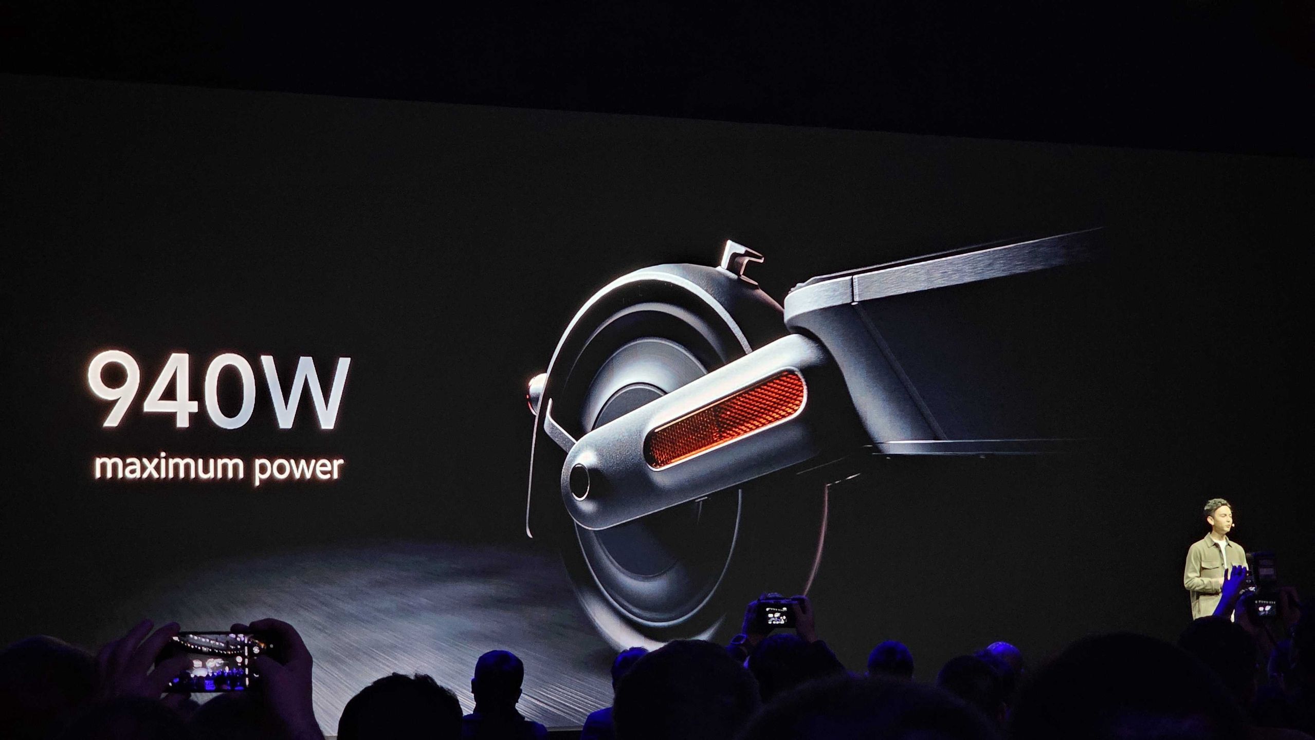 Zdjęcia z prezentacji Xiaomi Electric Scooter 4 Ultra na MWC2023