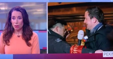 Skandal w Pekinie. Dziennikarz usunięty przez ochroniarza